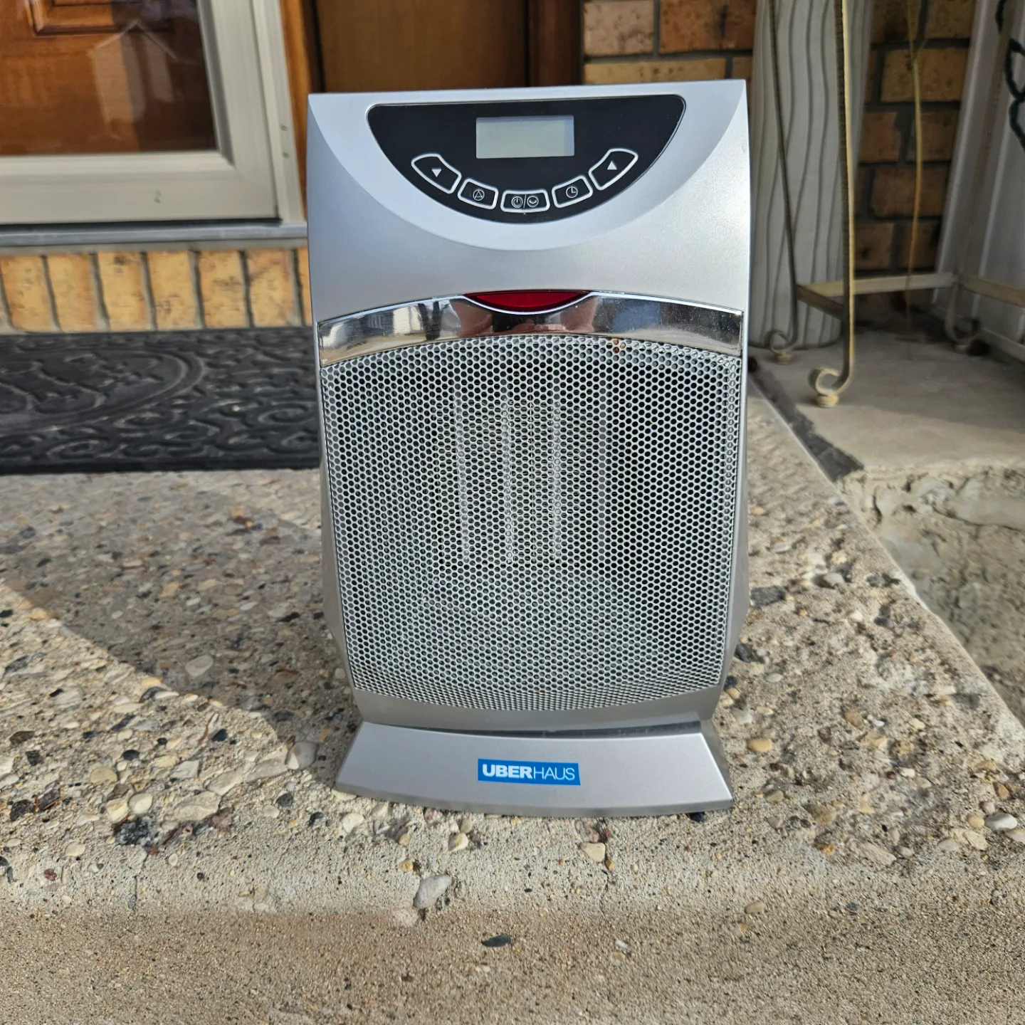 Uberhaus Ceramic Heater - 1500 Watts thumbnail