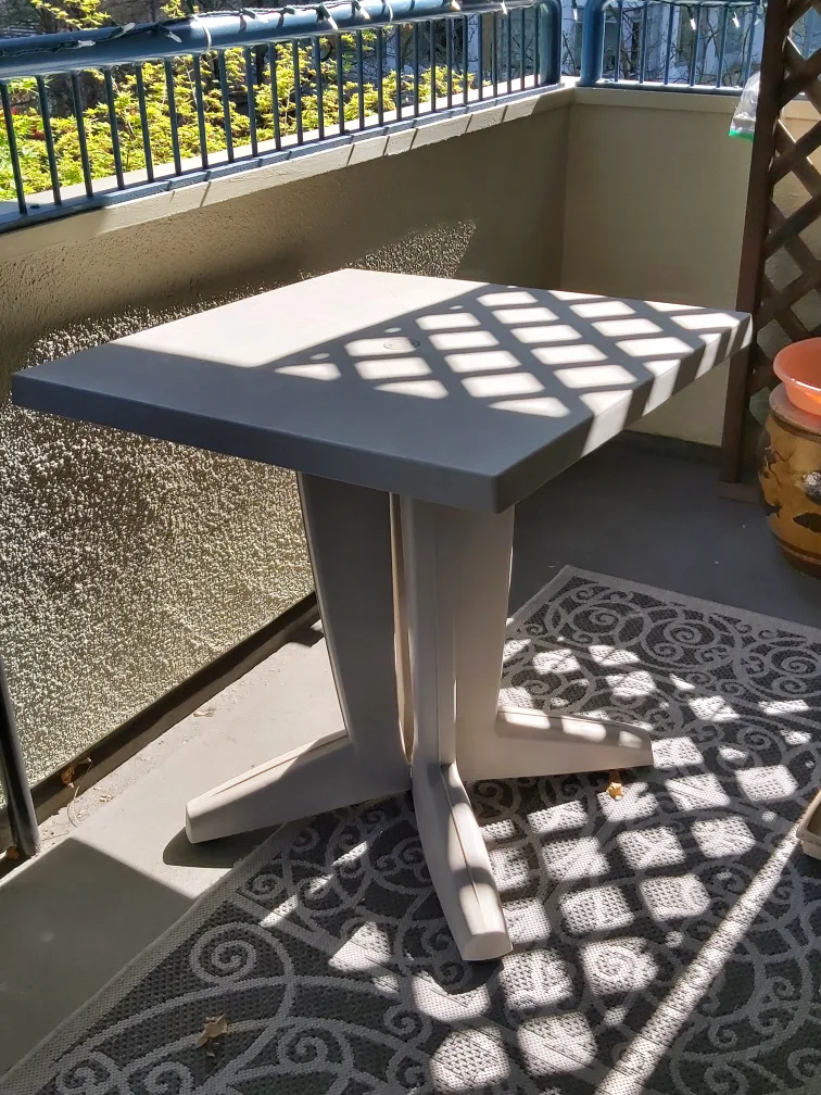 Patio Table image indicator(2)