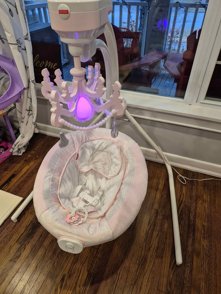 Fisher Price Baby Swing (gently used) - photo 2