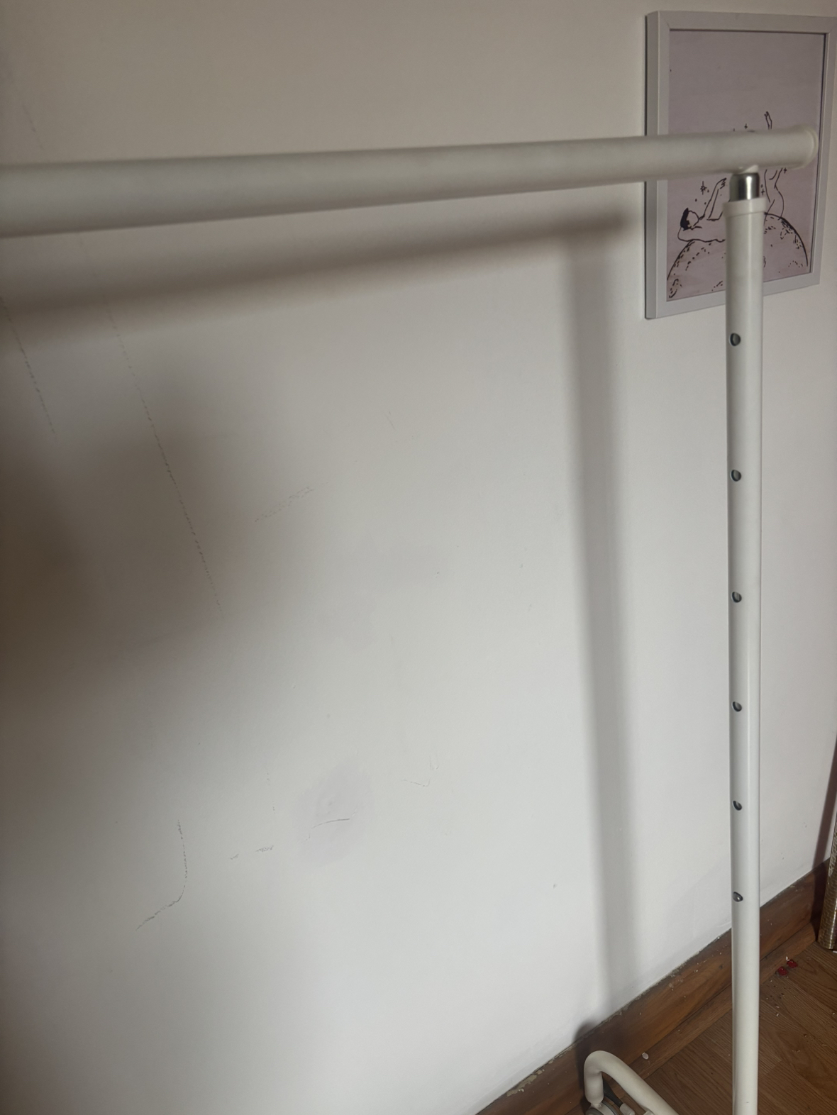 White clothing rack adjustable height and shoe rack built in - photo 3