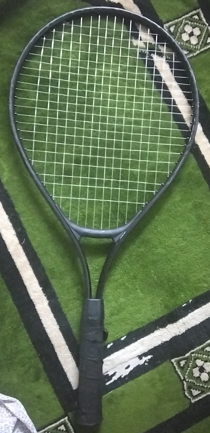 Used Tennis Racquet 💚