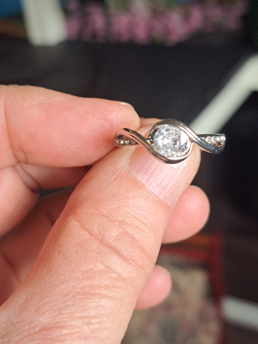 Elegant Silver Ring with Cubic Zirconia
