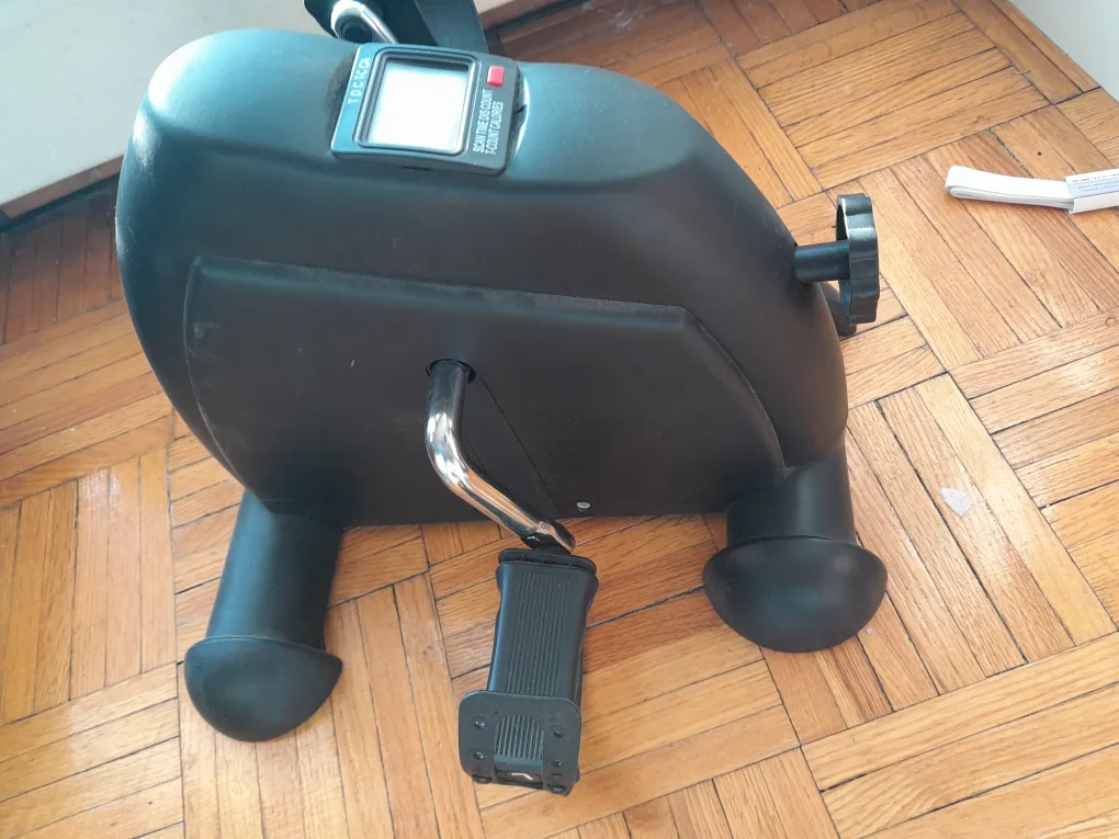 Compact Pedal Exercise Machine 💚 image indicator(2)