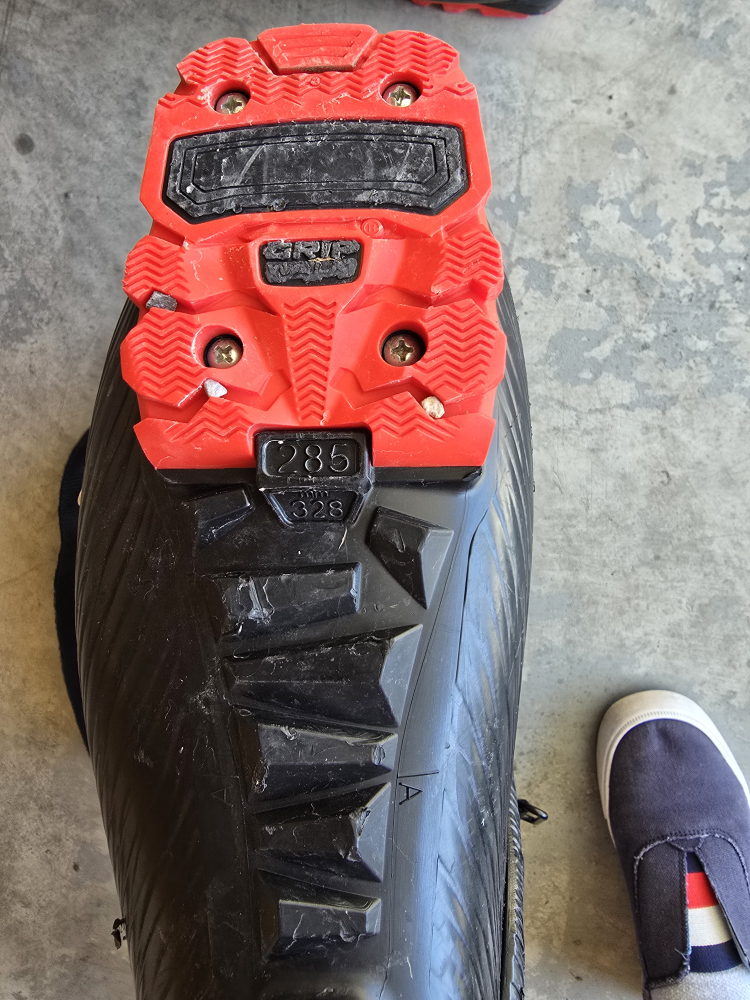 Dalbello Ski Boots - Size 285 - photo 5