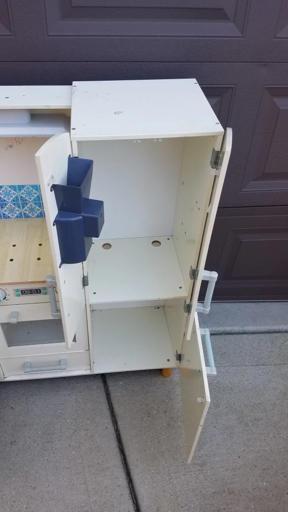 KidKraft White Wooden Play Kitchen - photo 4