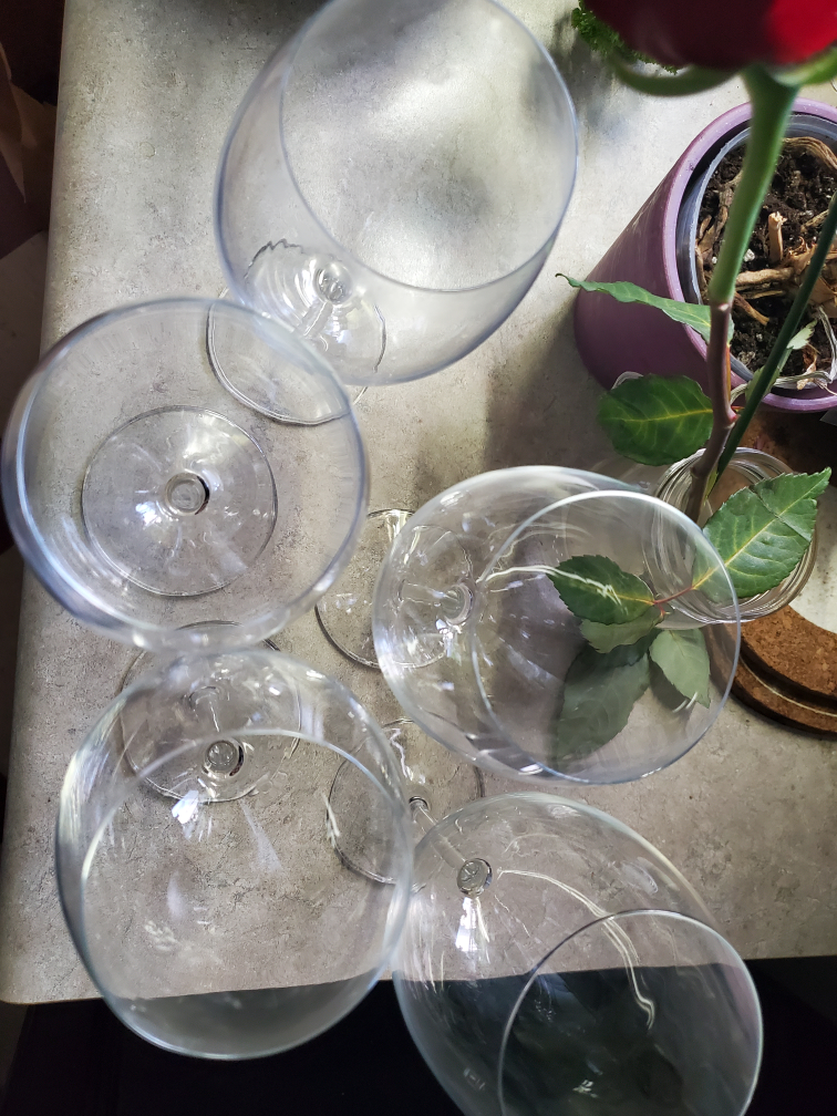 Set of Five Matching Wine Glasses + 2 - photo 4