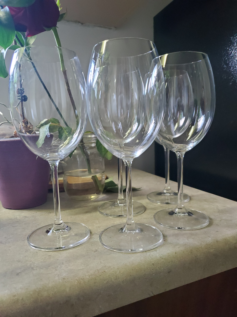 Set of Five Matching Wine Glasses + 2 - photo 5