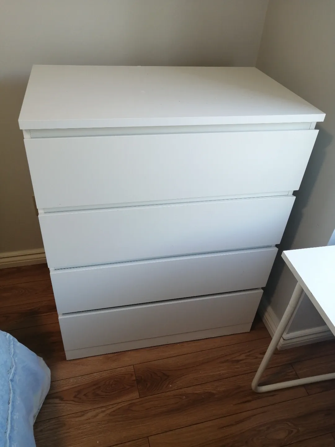 White 4-Drawer Chest thumbnail