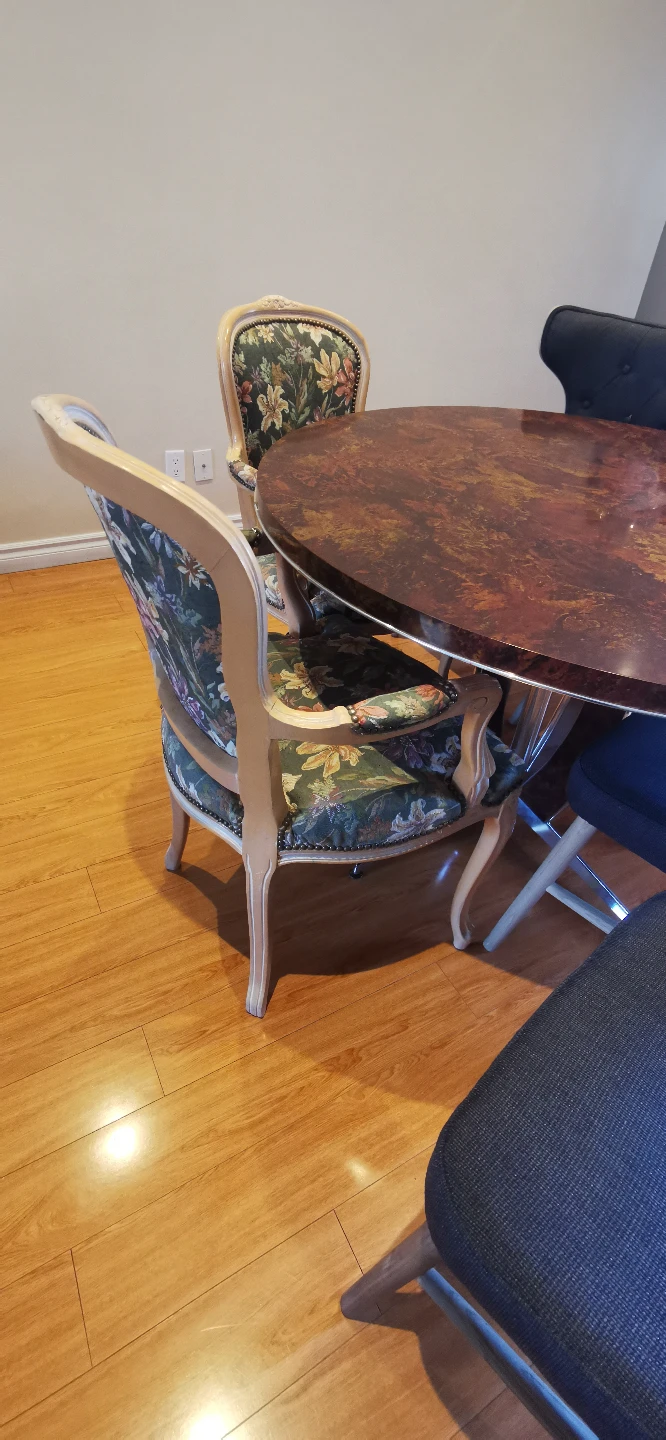 Pair of Elegant Dining Chairs with Floral Upholstery - photo 2