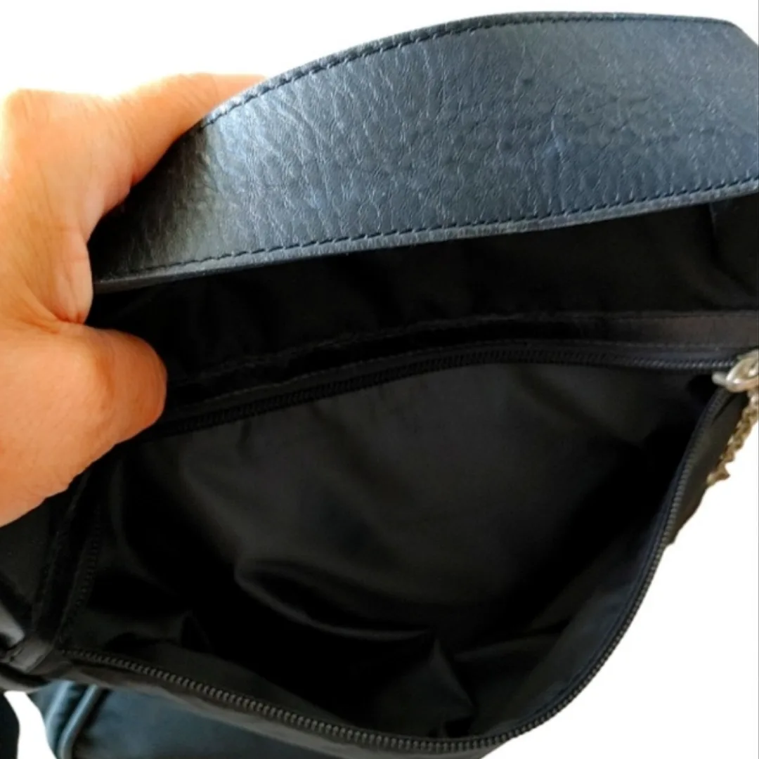 Vintage Celine Paris Black Shoulder Bag image indicator(7)