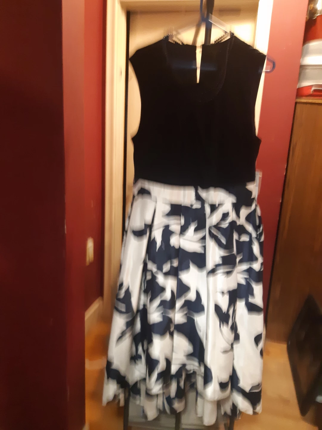 Ignite Evenings Size 18 Navy Blue and White Dress