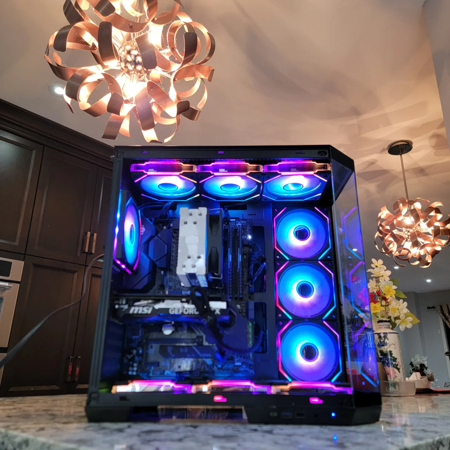 BRAND NEW - CUSTOM GAMING PC : Ryzen 7 5800x / RTX 4060 image indicator(9)