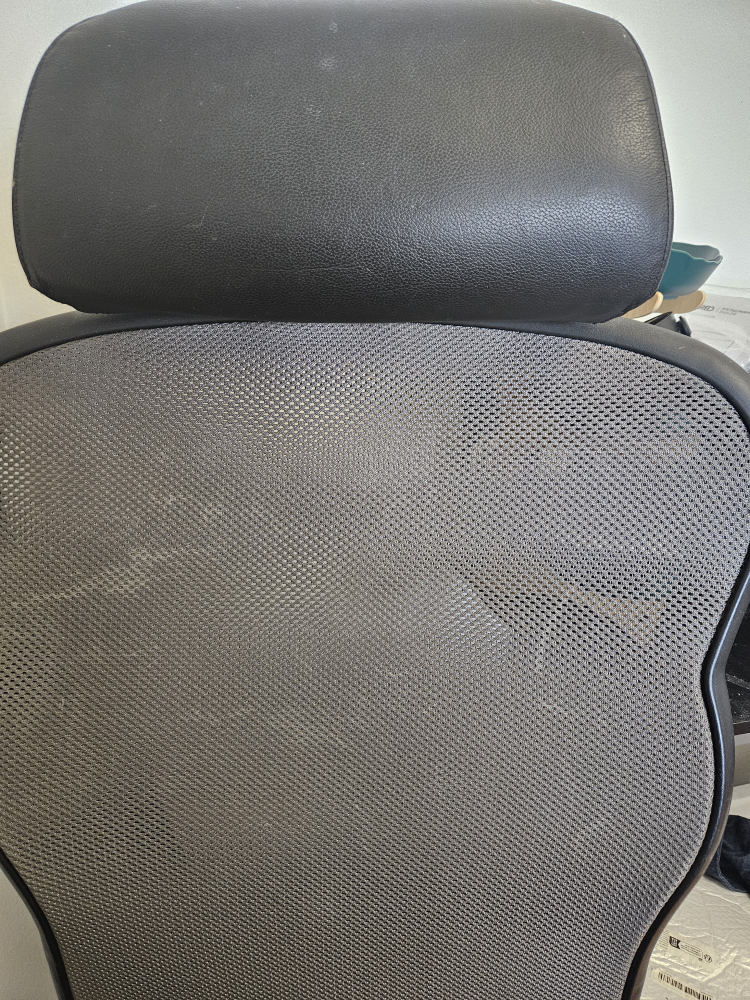 💚 Used Black Leather Office Chair with Mesh Back - photo 4