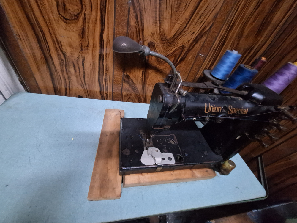 💚 Vintage Union Special Sewing Machine - photo 2