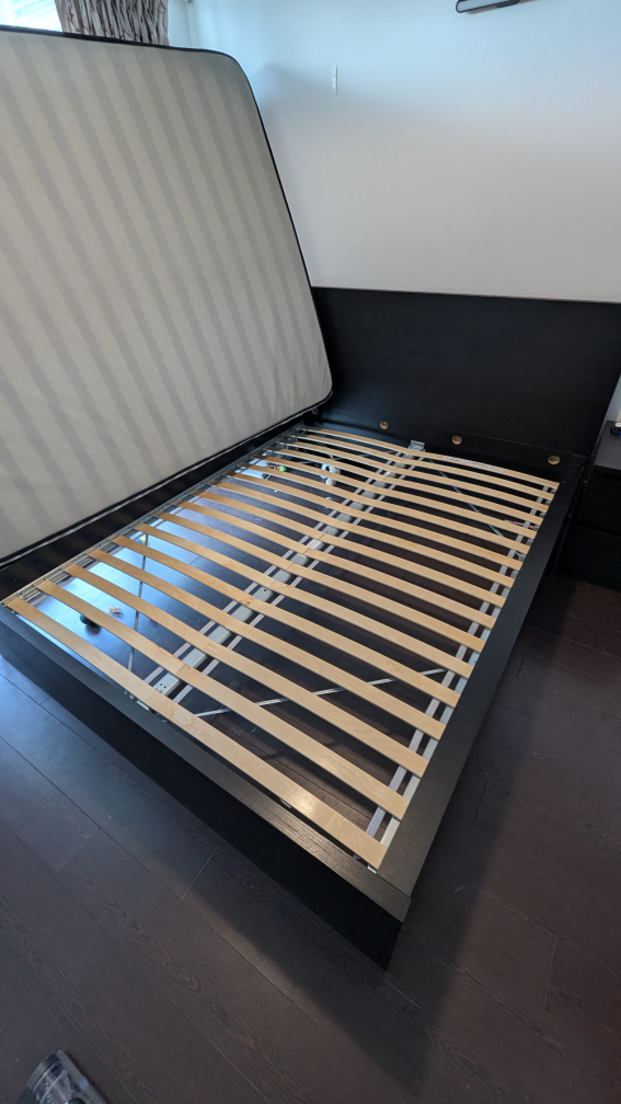 Queen-size bed frame with mattress - photo 2