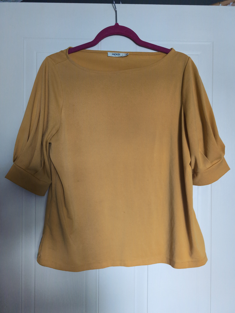 Ricky's Medium Blouse