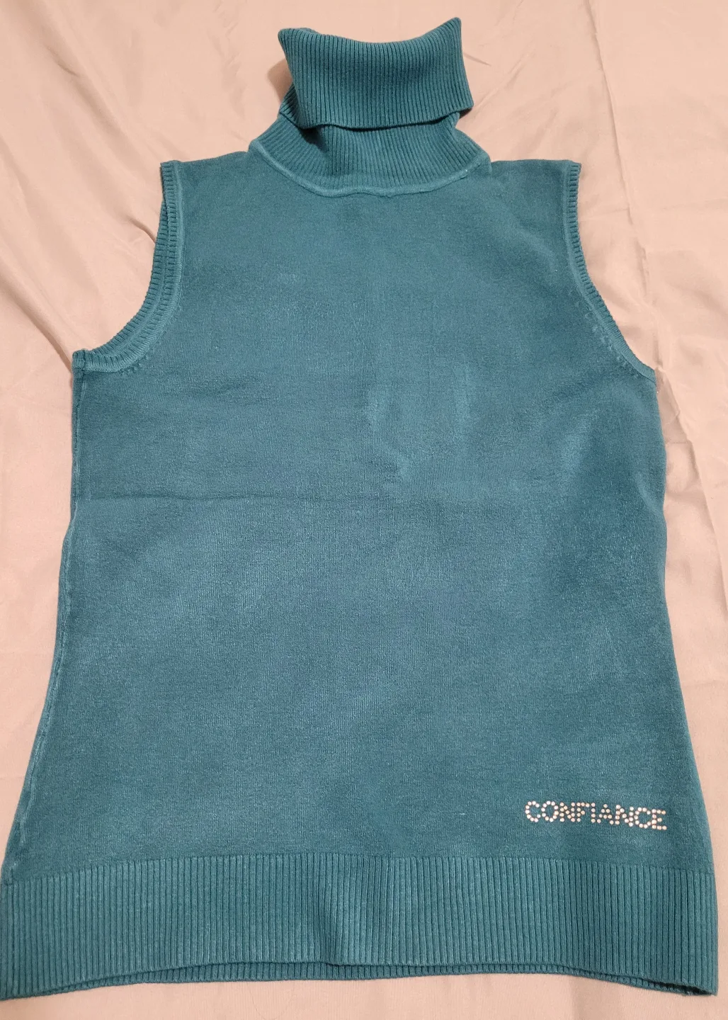 Two Confiance Sleeveless Turtleneck Knit Tops both for 15$ image indicator(2)