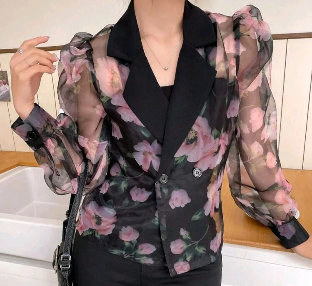 BRAND NEW Floral Sheer Blazer stunningly beautiful 😍Size S💚 image indicator(2)