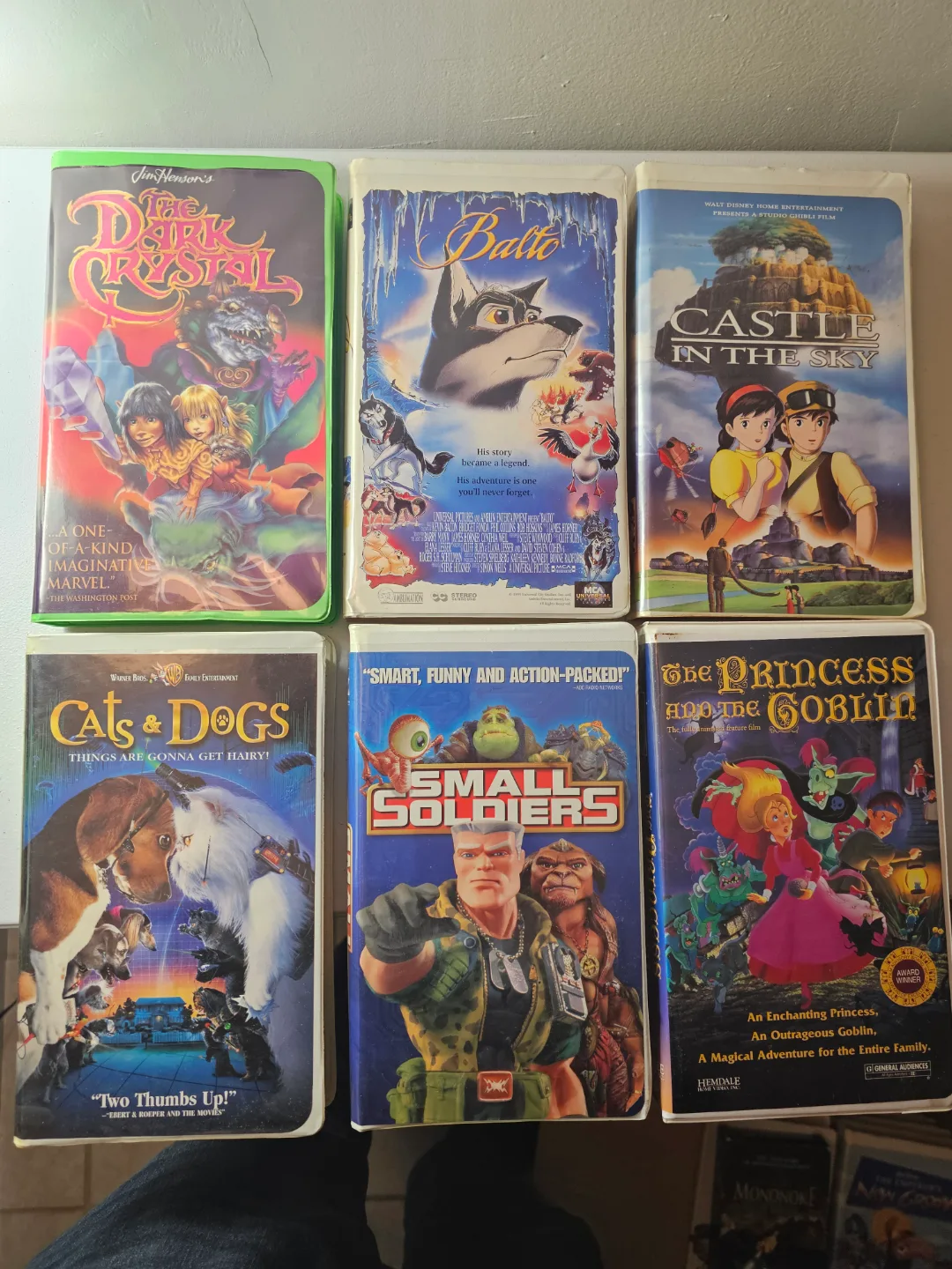 Lot of 12 VHS tapes - Family movies & cartoons image indicator(2)
