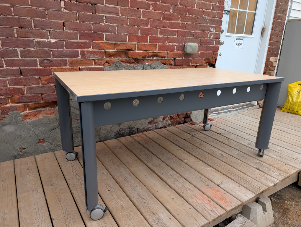 Mobile Table with adjustable legs, free delivery - photo 2