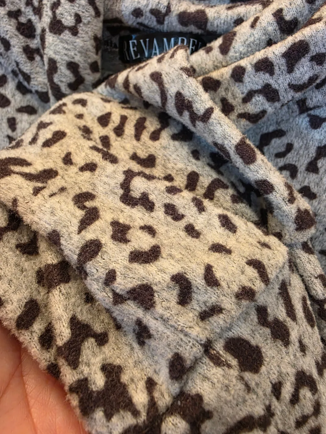 💚Revamped Women's Leopard Print Mock Neck Sweater - Size XL image indicator(2)