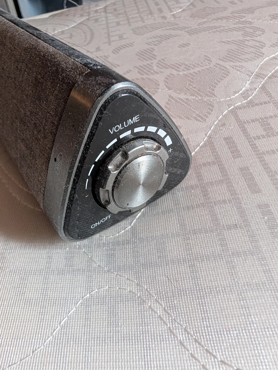 Soundbar with Volume Control image indicator(2)