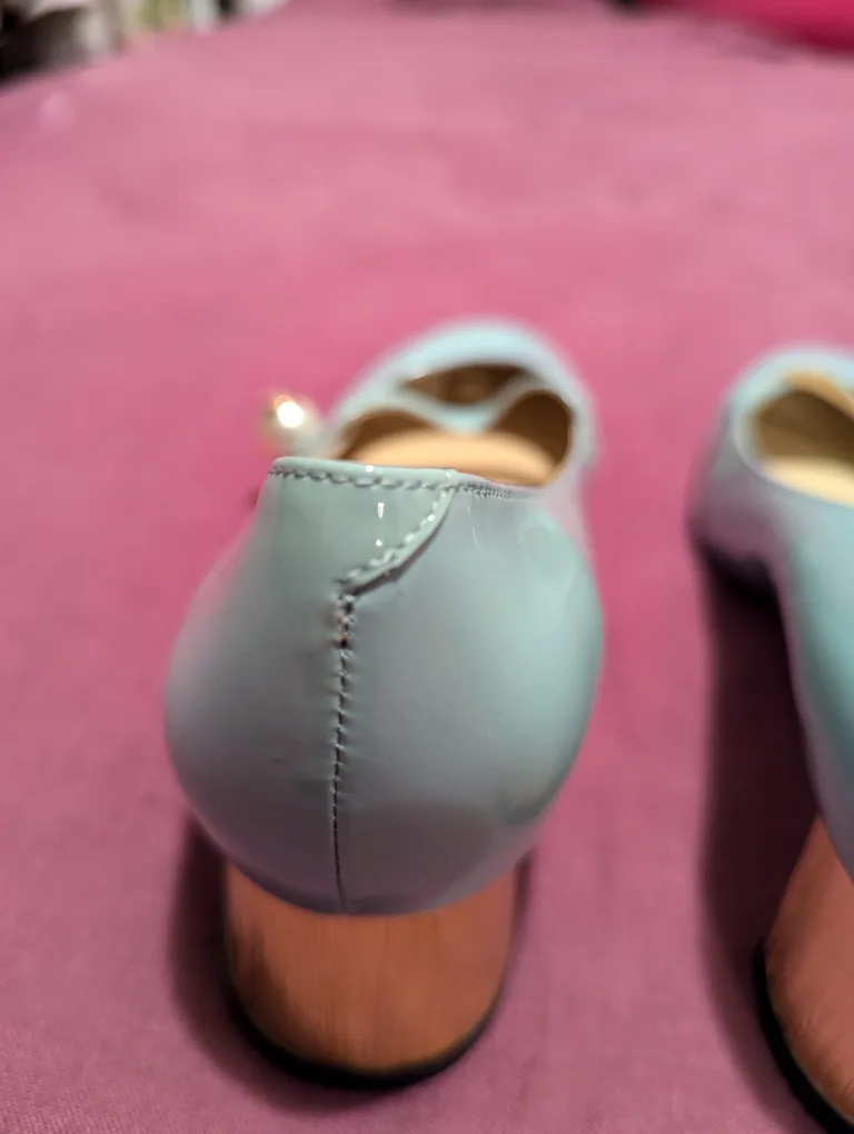 Gucci Light Blue Patent Leather Mary Janes image indicator(8)