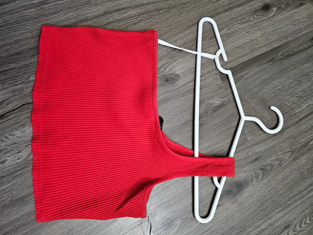 Red SHEIN One Shoulder Ribbed Crop Top image indicator(2)