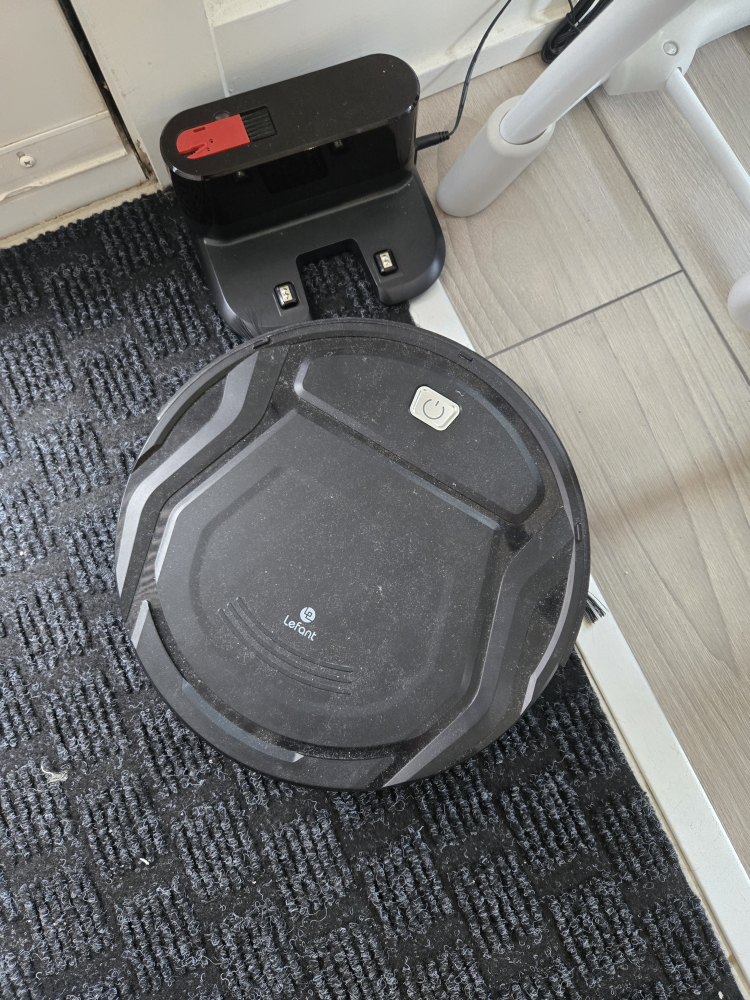 Lefant Robot Vacuum Cleaner with Charging Dock