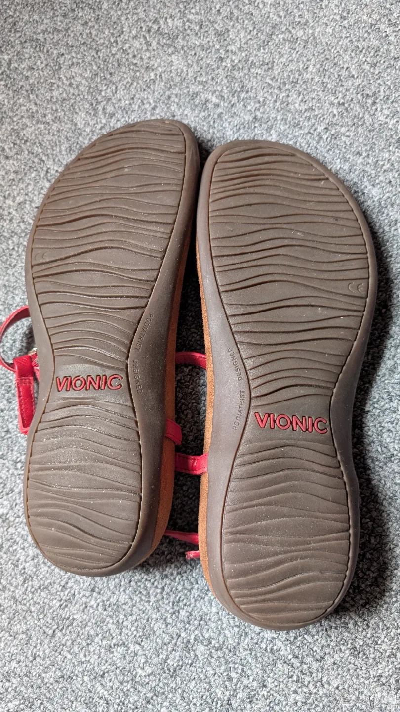 Vionic Red Sandals image indicator(2)