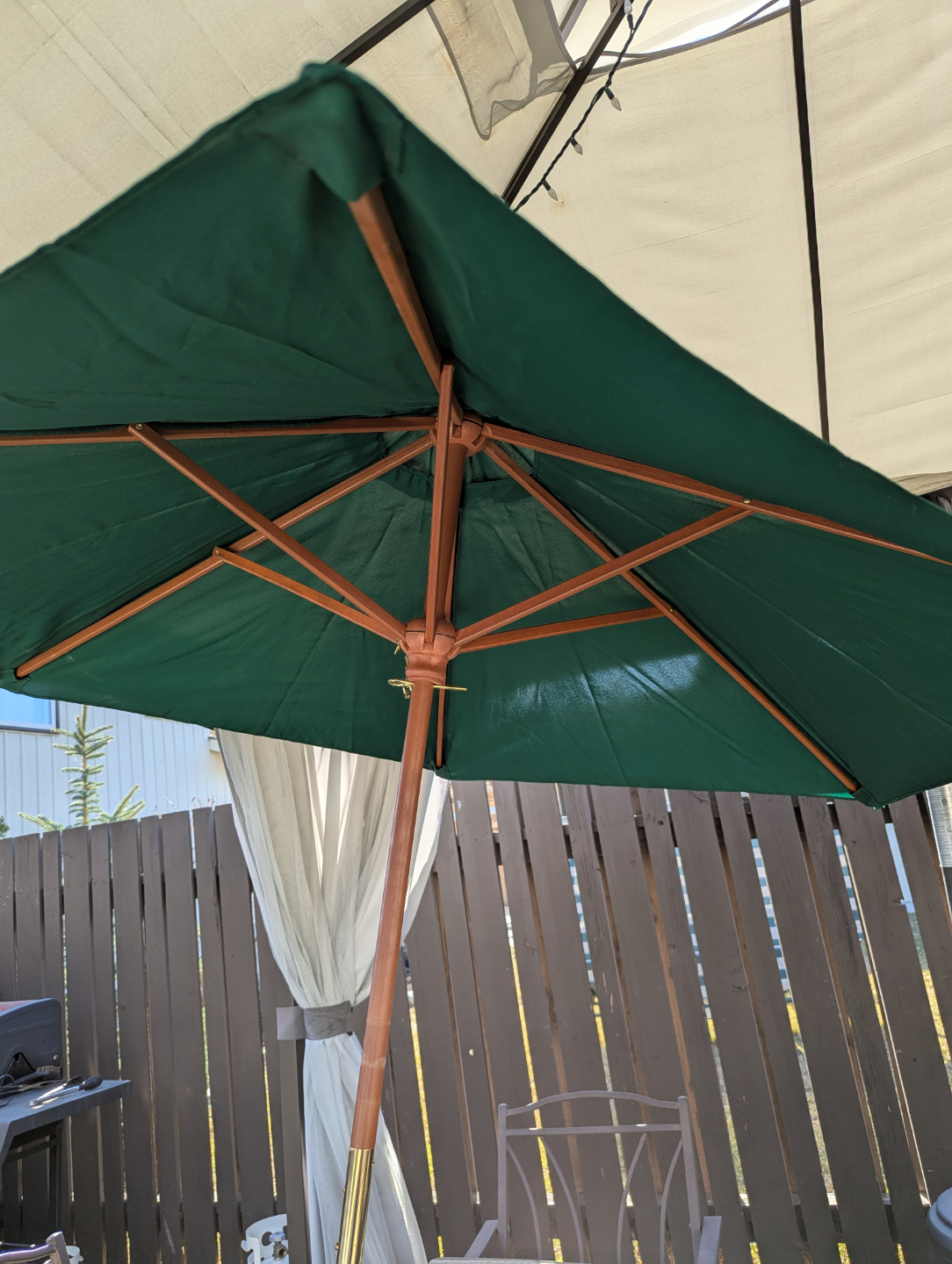 Beach Umbrella - Green - Good Condition - photo 2