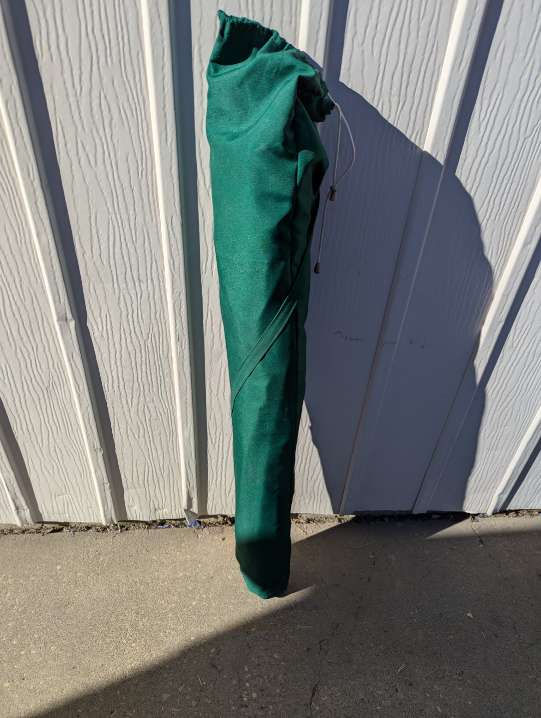 Beach Umbrella - Green - Good Condition - photo 3