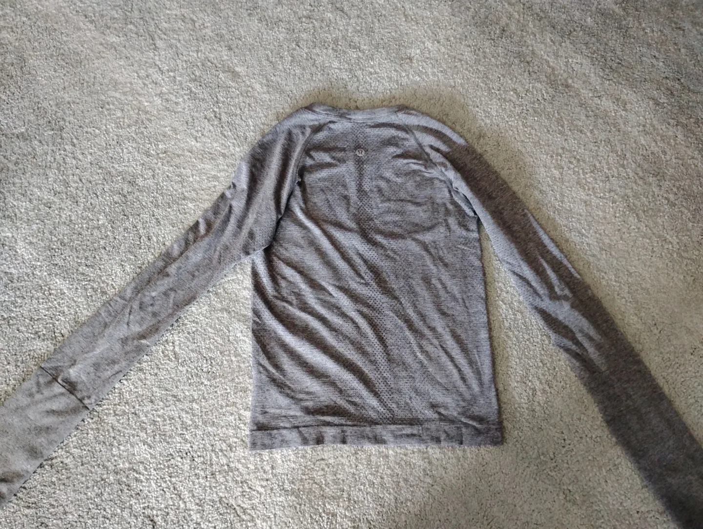 Lululemon long sleeve shirt image indicator(2)