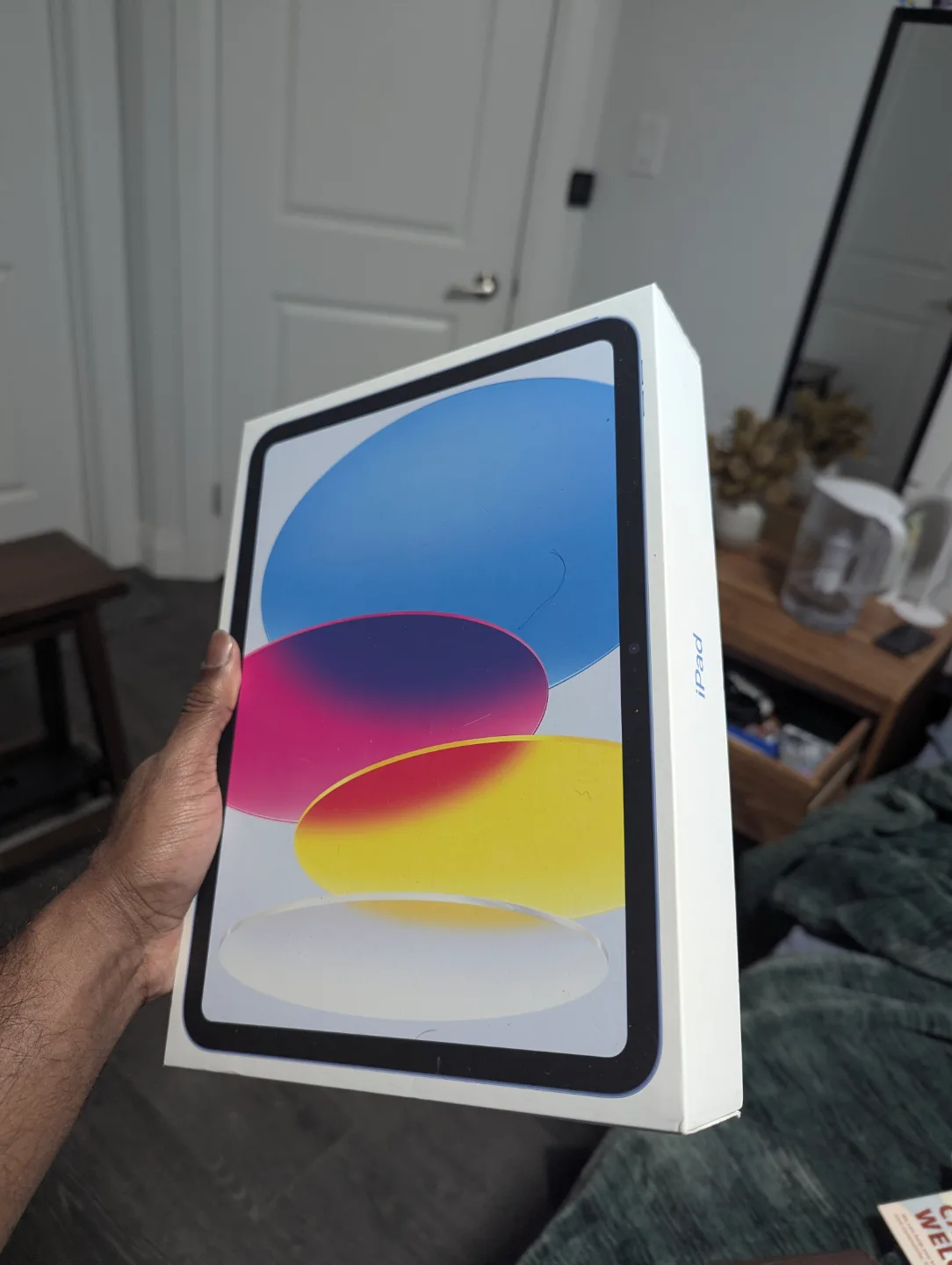 BNIB iPad 10th gen WiFi 64gb - blue image indicator(2)