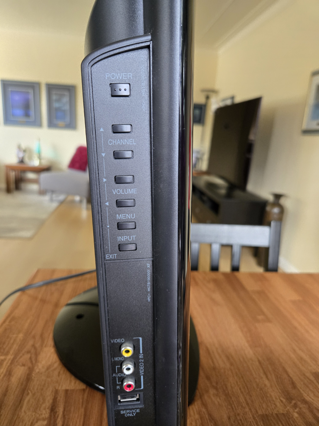 Toshiba 22AV600UZ 22-inch LCD HDTV - photo 5