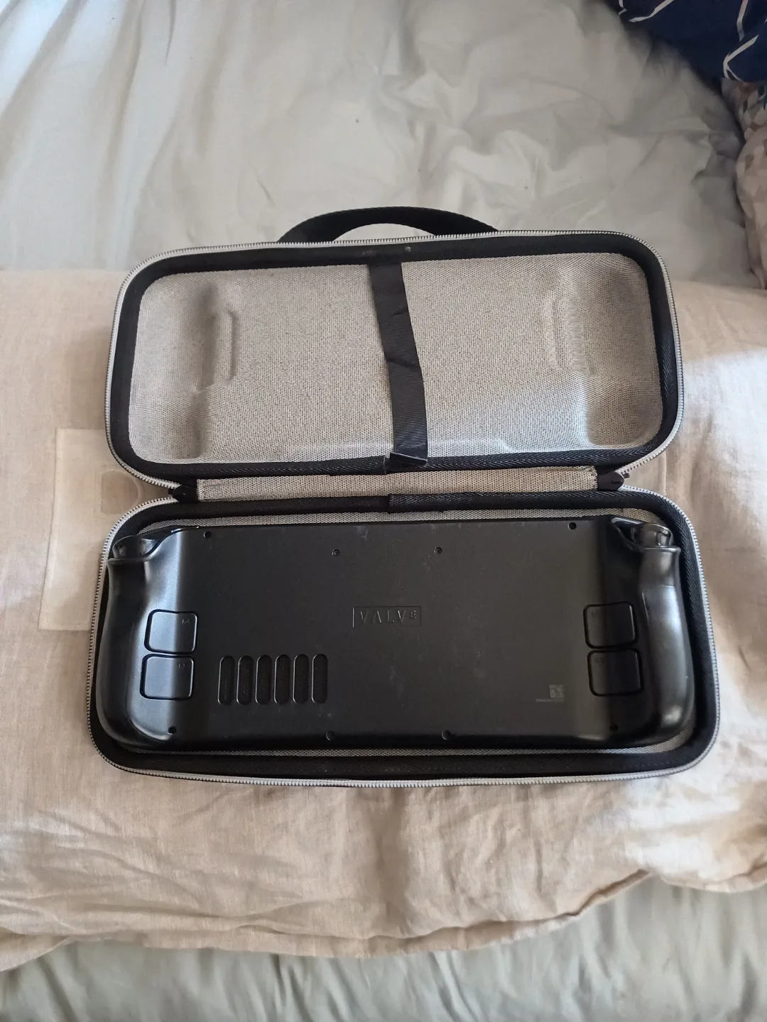 Steam Deck 64GB with Carrying Case thumbnail