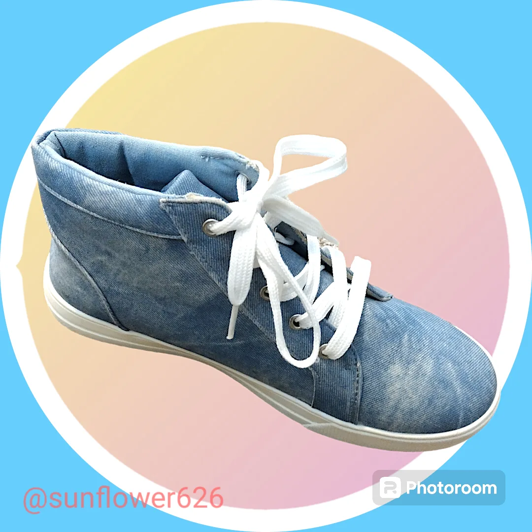 NEW Sz 8 Avon Cushion Walk Cushioned Insoles Sneakers image indicator(3)