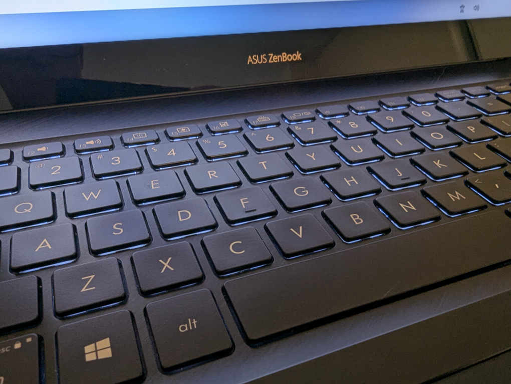 ASUS Zenbook Laptop - photo 3