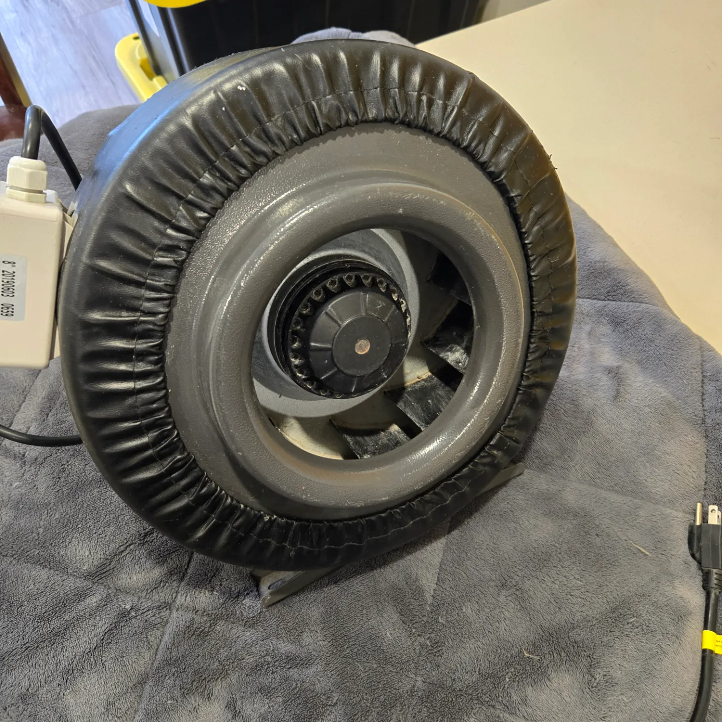 Vivusun 8" In-Line Duct Fan 190W with carbon fiter thumbnail