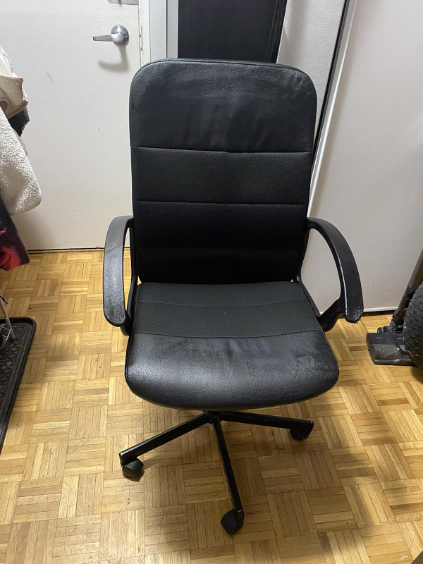 Black Office Chair with Wheels - photo 2