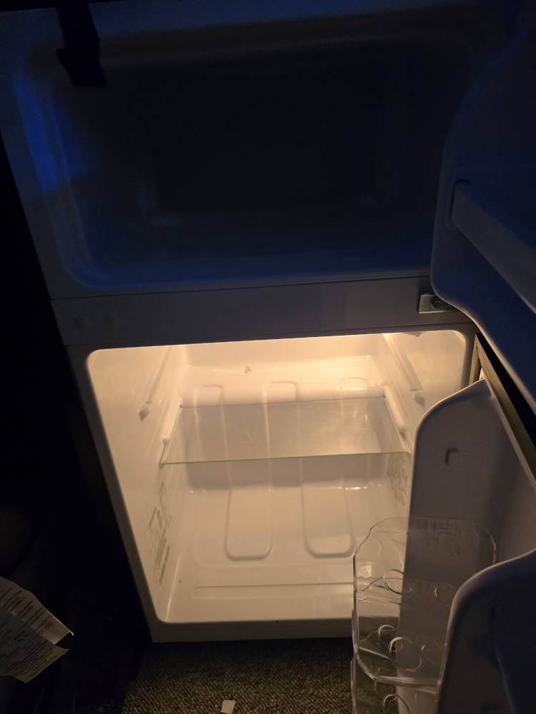 Hisense Mini Fridge - photo 2