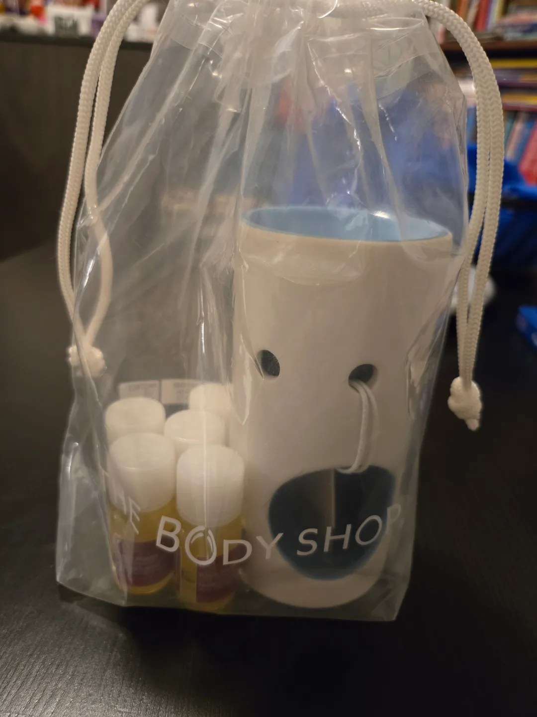 The Body Shop Blue Sky Oil Burner with Floral Passion Oils image indicator(4)