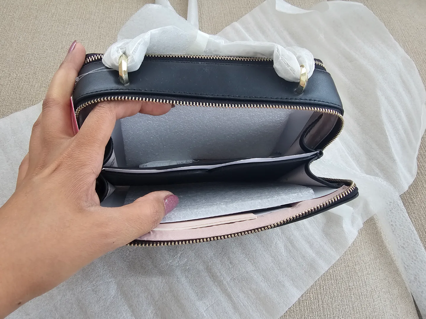 BNWT Authentic Kate Spade New York Black Crossbody Bag image indicator(6)