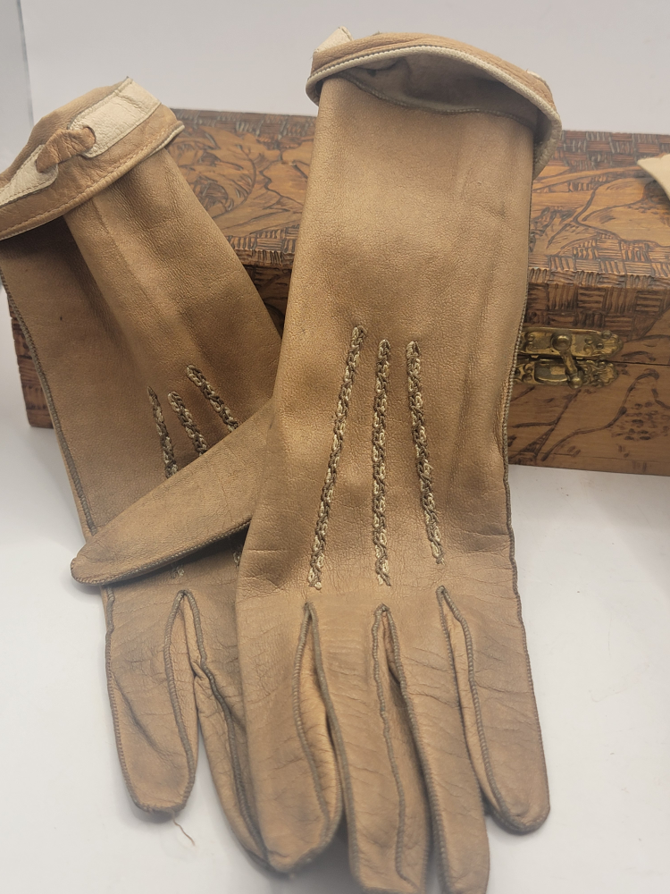 antique Pyrography glove box ,2 pair leather gloves - photo 5