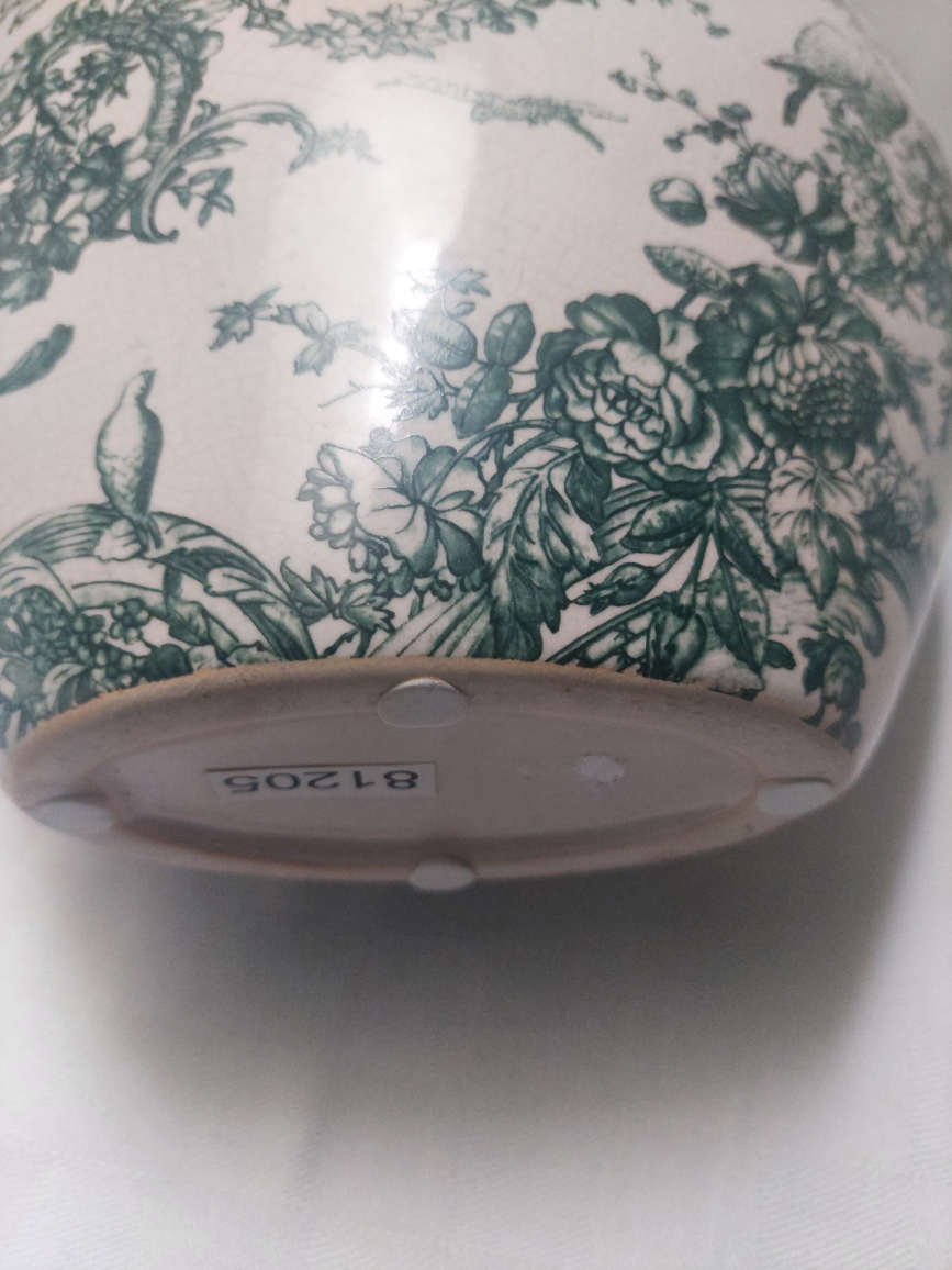 Ornate Green and White Ceramic Vase💚  ⁸ - photo 4