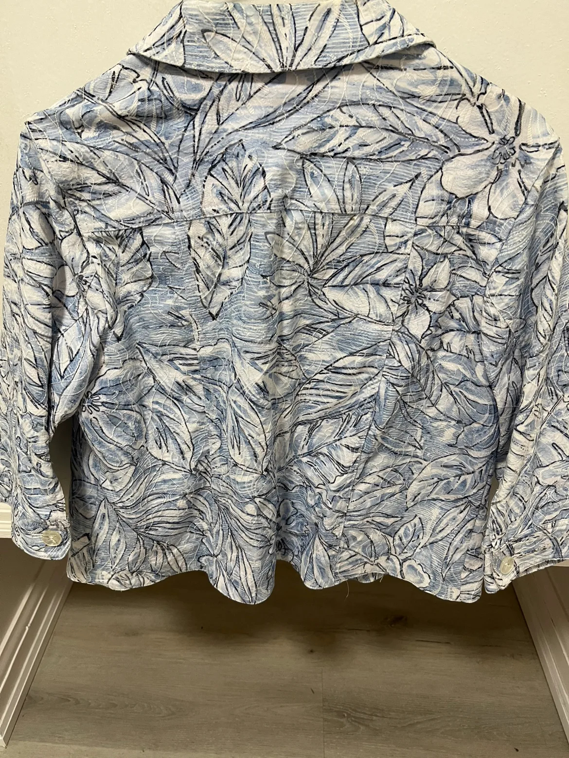 TanJay Women's Size 12P Floral Button-Up Jacket image indicator(5)