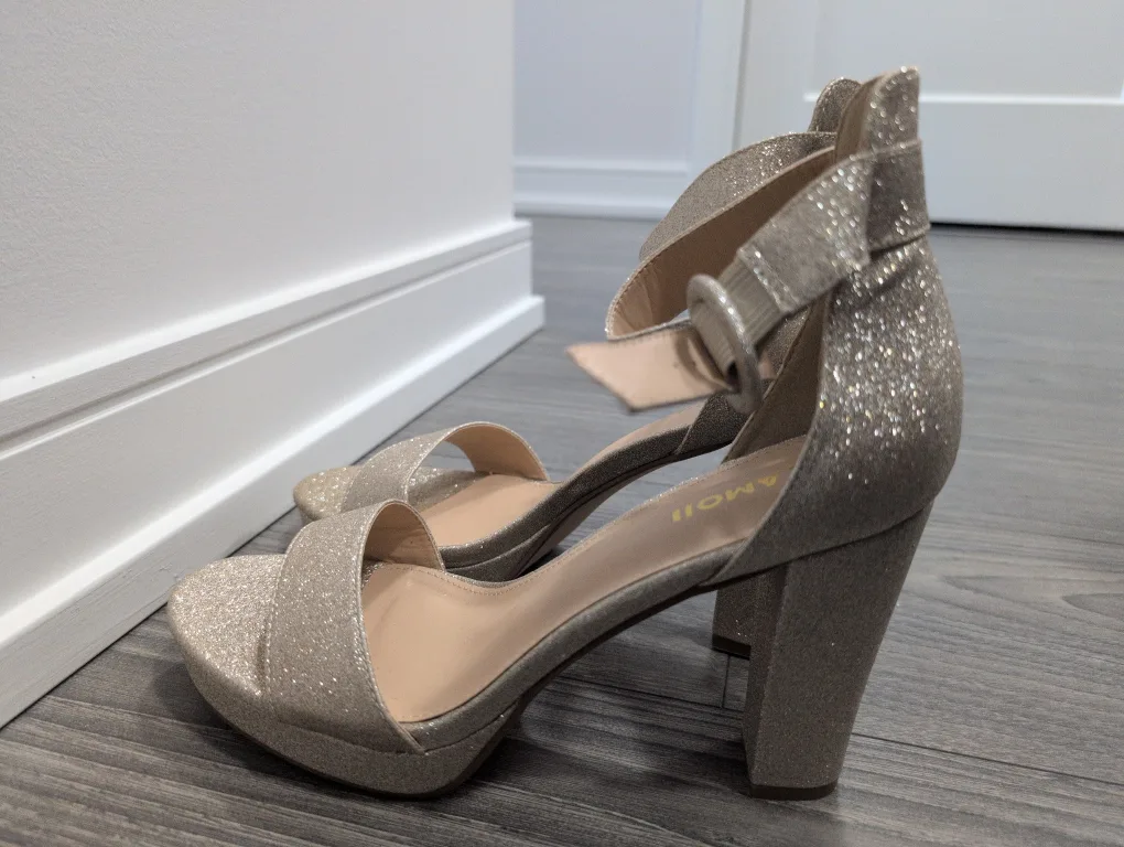 New, Never Used. AMOII Glitter Block Heel Sandals Size UK 40 image indicator(5)