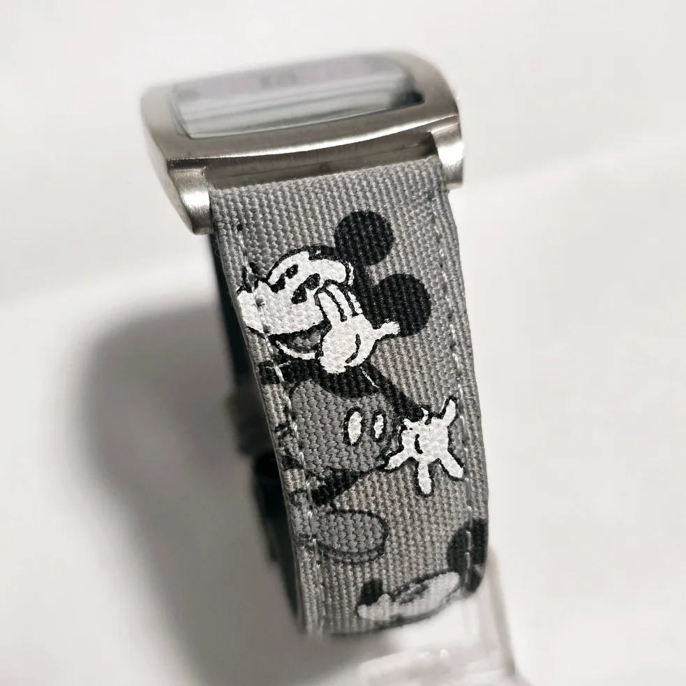 Disney Parks Mickey Mouse Limited Release Watch image indicator(5)
