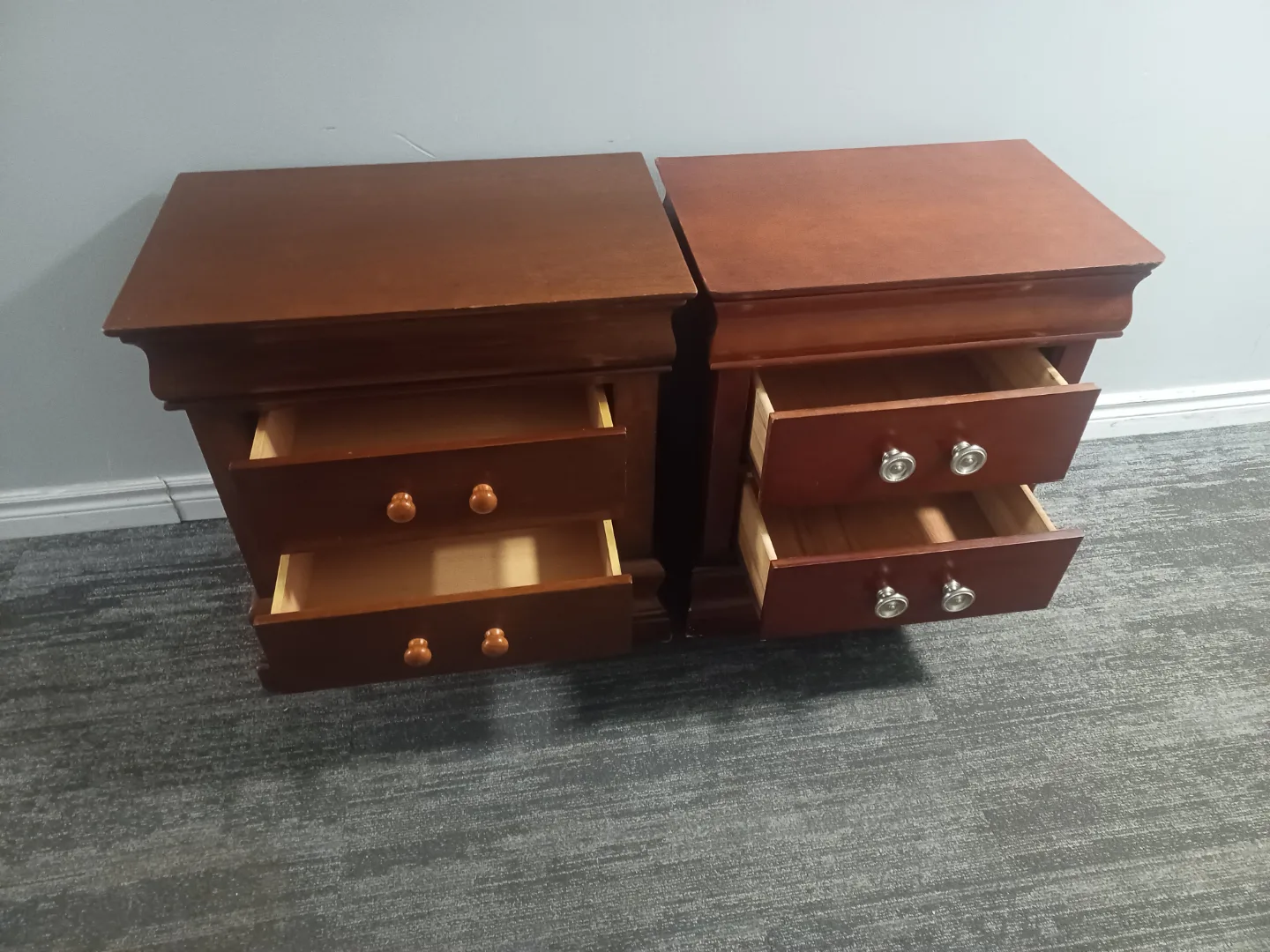 Pair of  3-Drawer Nightstands image indicator(10)