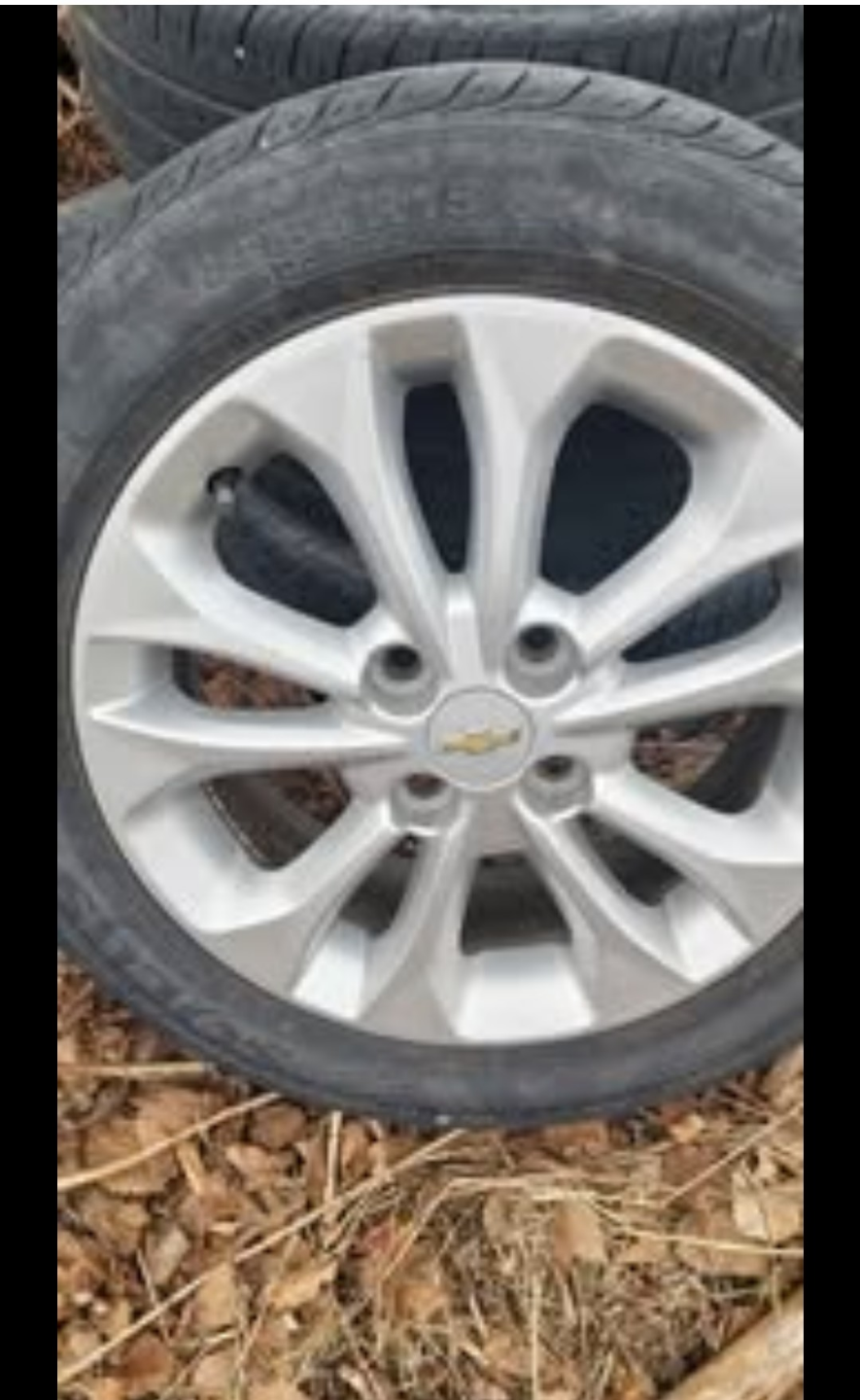 Used 185/55R15 82H Tires and Rims - photo 3